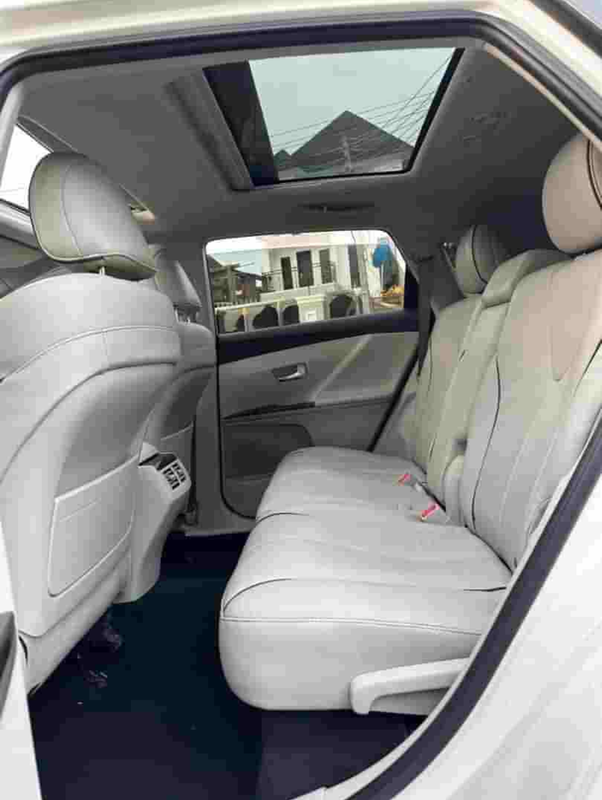 Thumbnail 3 of 2010 Toyota Venza